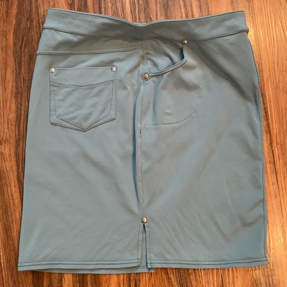 Teal Athleta Pull On Skirt - Picture 6 of 8